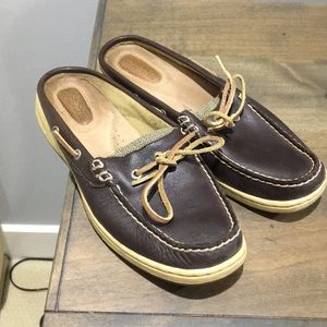 Sperry topsiders